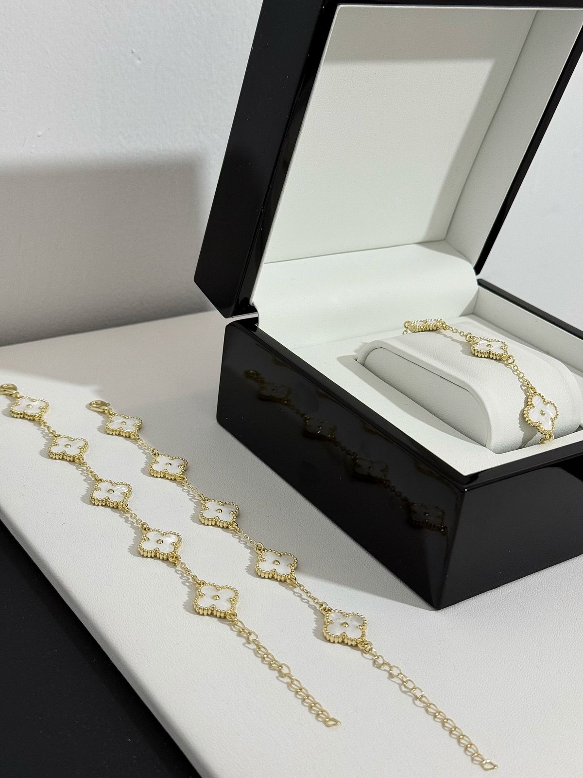 Van Cleef & Arpels oro 18k(laminado)BLANCO