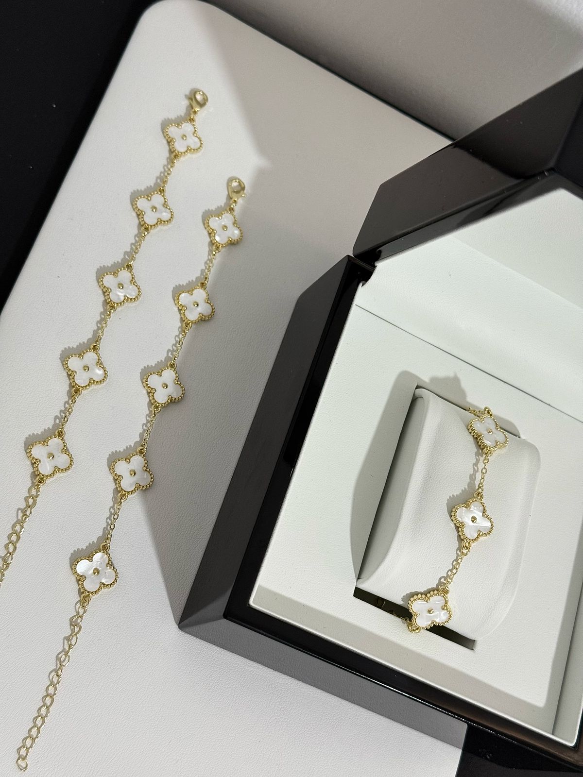 Van Cleef & Arpels oro 18k(laminado)BLANCO