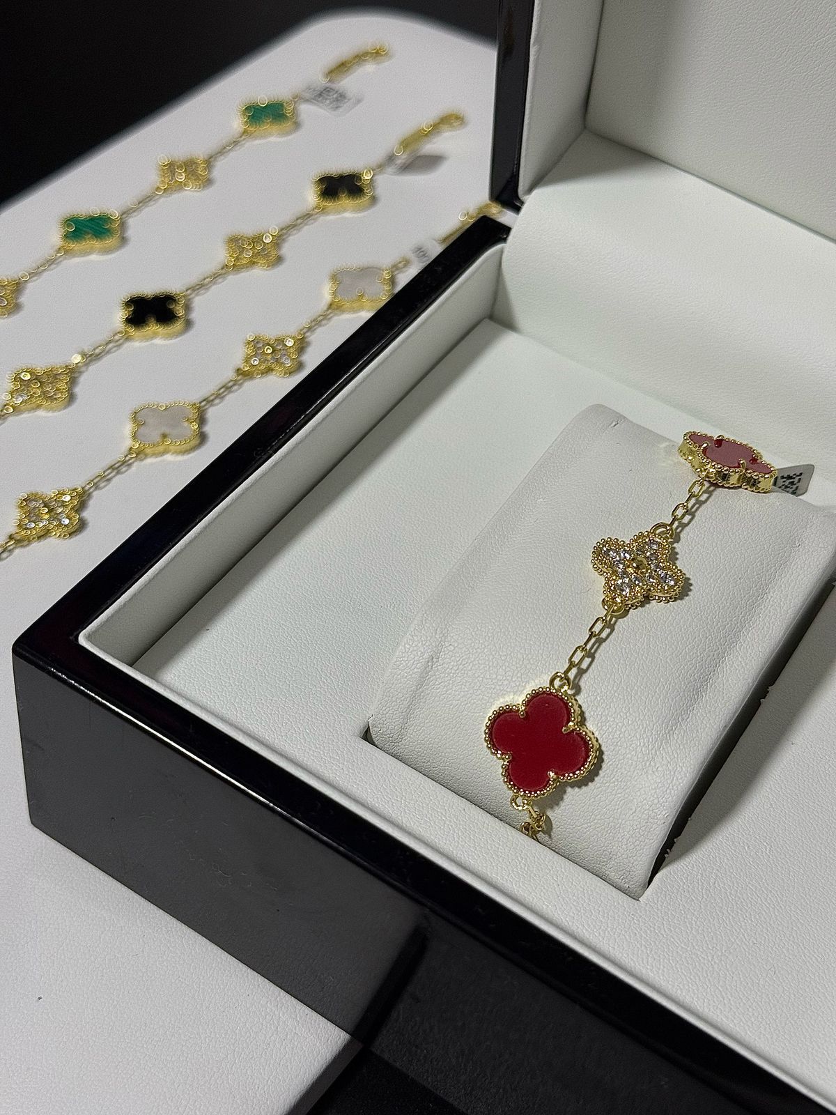Pulso van cleef (oro laminado 18k)rojo